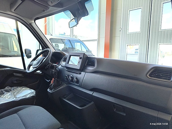 Nissan Interstar 18 of 22
