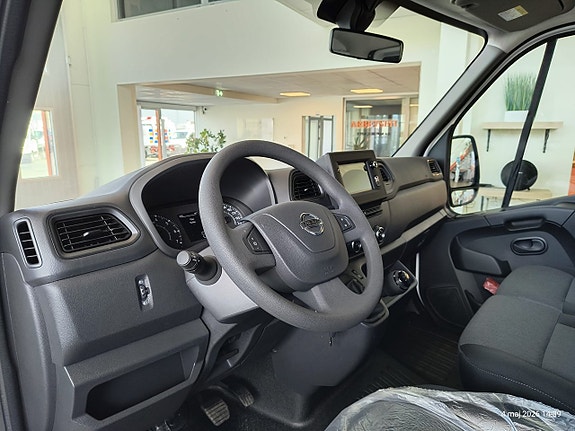 Nissan Interstar 19 of 22