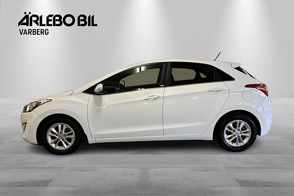 Hyundai i30 2 of 5