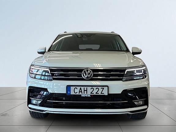 Volkswagen Tiguan Allspace 2 of 5