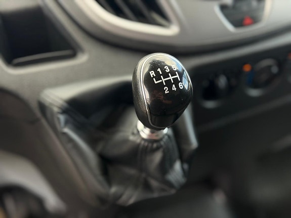 Ford Transit 8 of 23