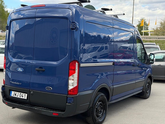 Ford Transit 21 of 23