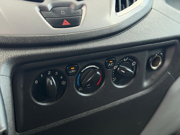 Ford Transit 13 of 23