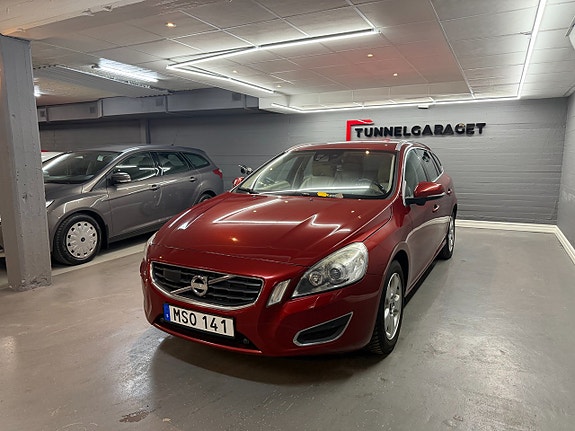 Volvo V60 3 of 5