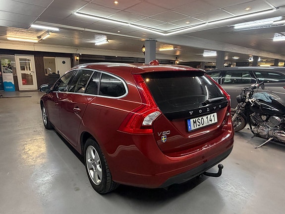 Volvo V60 4 of 5