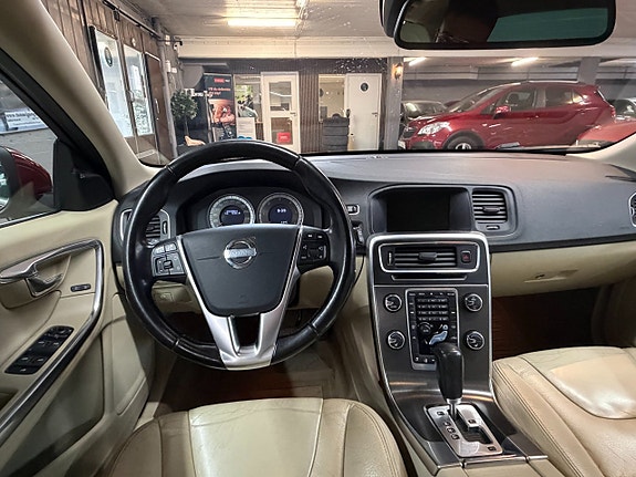 Volvo V60 9 of 18