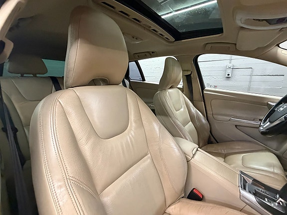 Volvo V60 11 of 18
