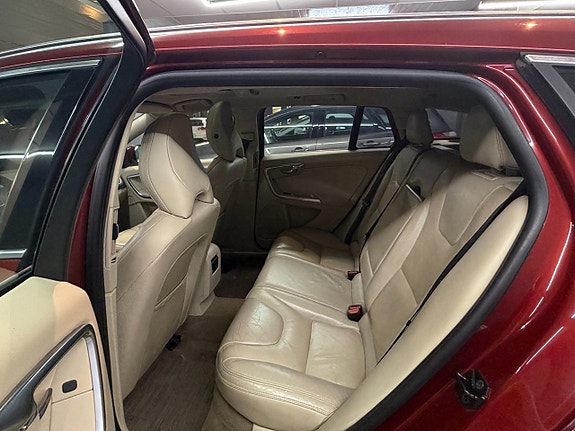 Volvo V60 8 of 18