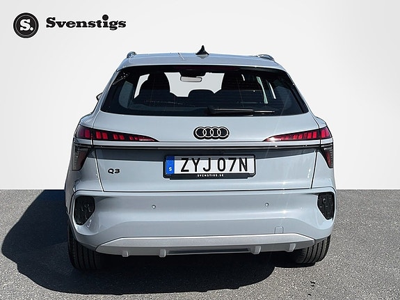 Audi Q3 4 of 5