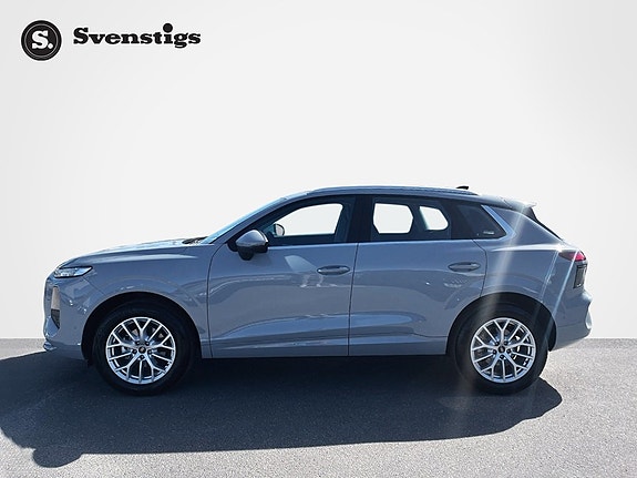 Audi Q3 2 of 5