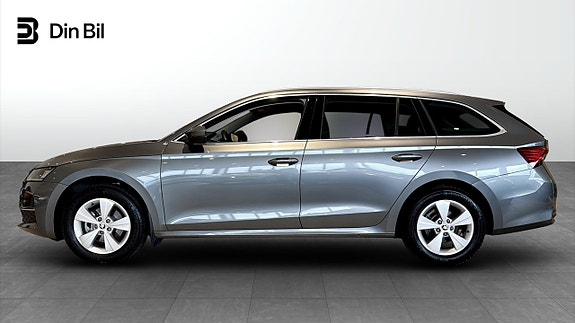 Skoda Octavia 2 of 5