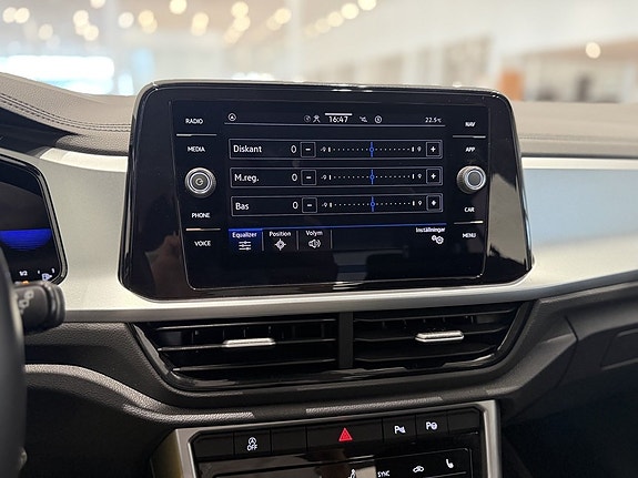 Volkswagen T-Roc 14 of 20