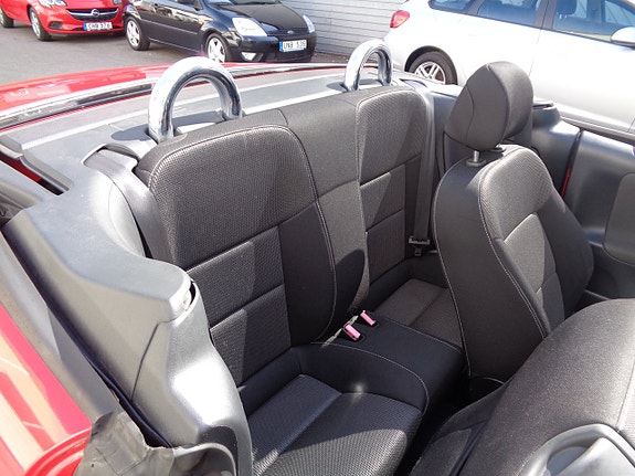 Peugeot 207 CC 8 of 13