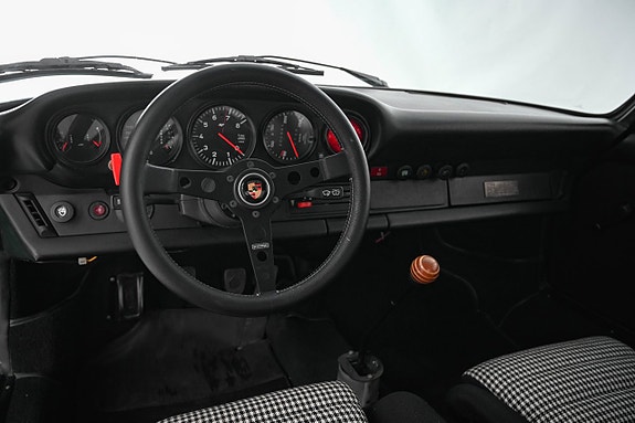 Porsche 911 S 21 of 27