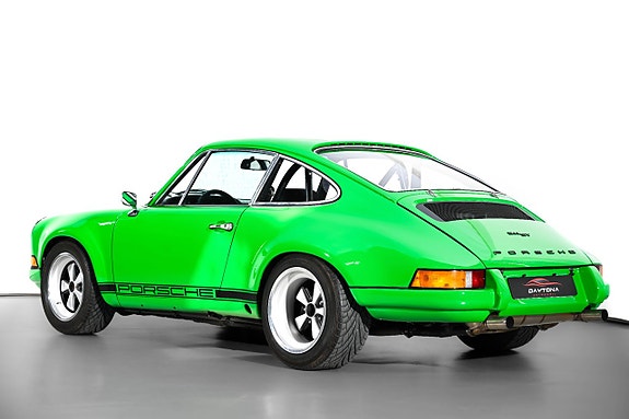 Porsche 911 S 3 of 5