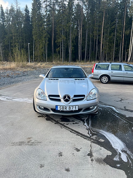 Mercedes-Benz SLK350 3 of 5