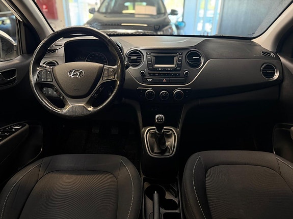 Hyundai i10 8 of 21