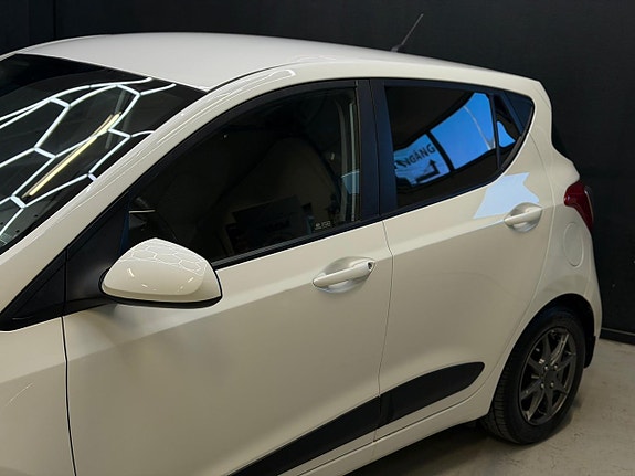Hyundai i10 14 of 21