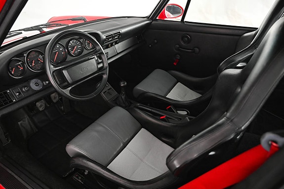 Porsche 964 Carrera RS 18 of 26