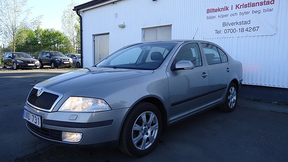 Skoda Octavia 2 of 5