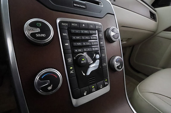 Volvo V70 22 of 30