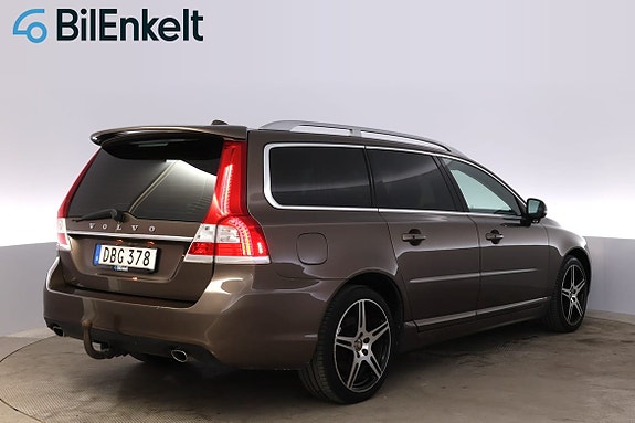 Volvo V70 3 of 5