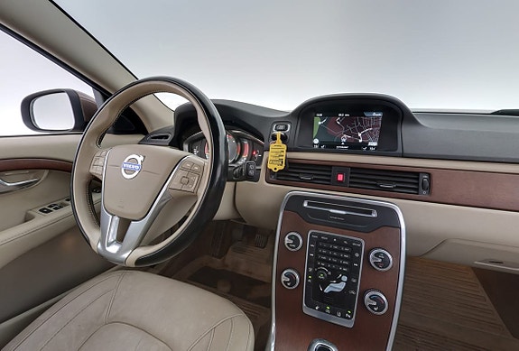 Volvo V70 14 of 30