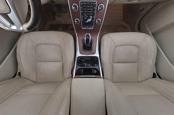 Volvo V70 17 of 30