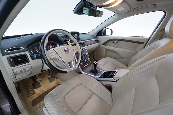 Volvo V70 12 of 30