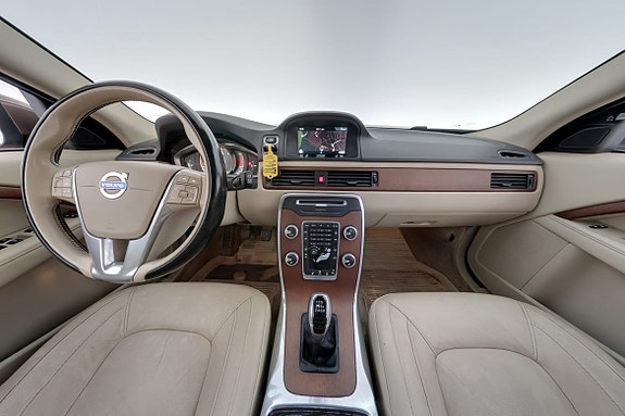 Volvo V70 13 of 30