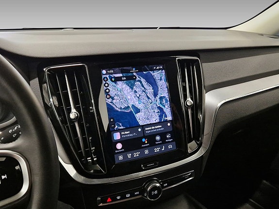 Volvo V60 Cross Country 9 of 16