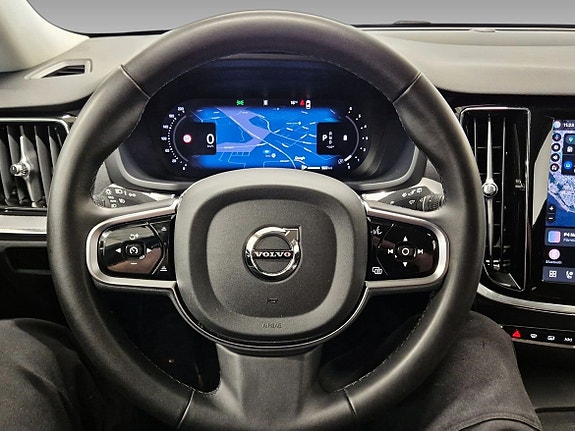 Volvo V60 Cross Country 8 of 16