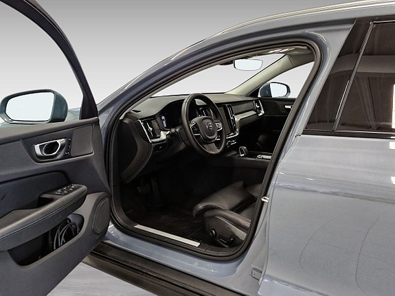 Volvo V60 Cross Country 13 of 16