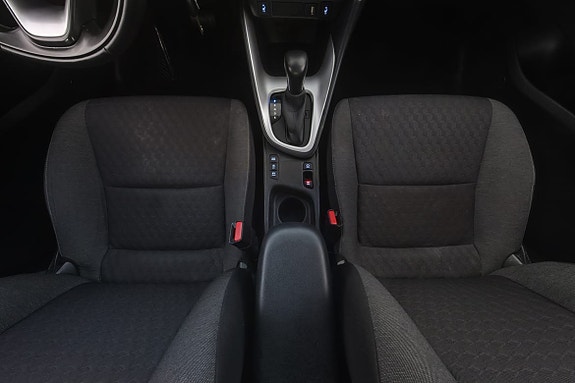Toyota Yaris 16 of 28