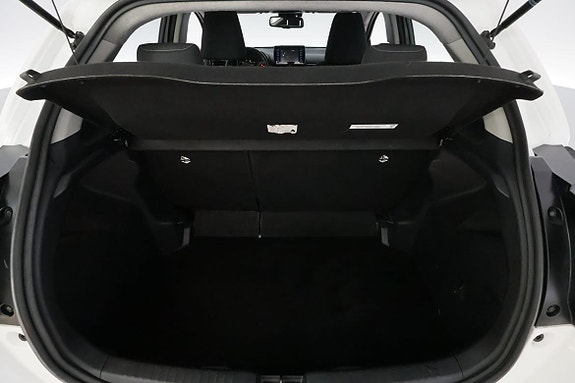 Toyota Yaris 8 of 28