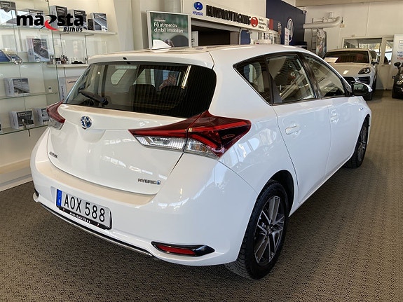 Toyota Auris 3 of 5