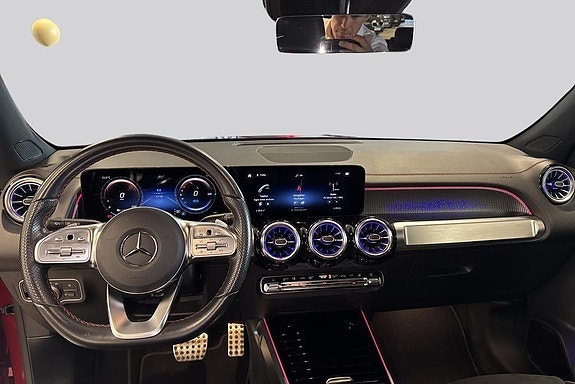 Mercedes-Benz EQB300 8 of 17