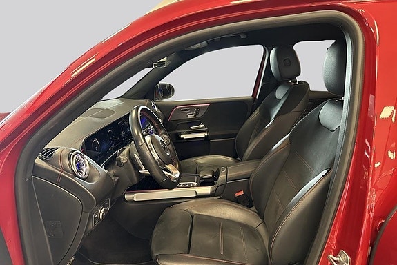 Mercedes-Benz EQB300 9 of 17