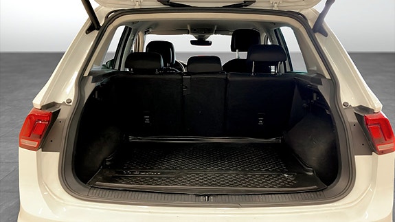 Volkswagen Tiguan 10 of 15