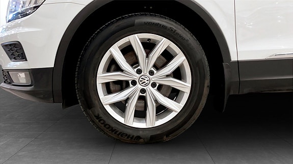 Volkswagen Tiguan 9 of 15
