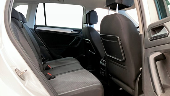 Volkswagen Tiguan 5 of 5