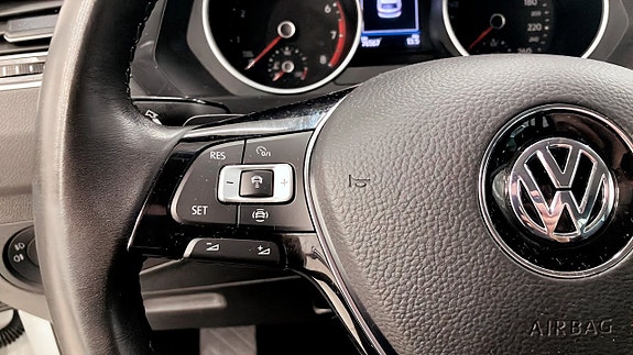 Volkswagen Tiguan 14 of 15