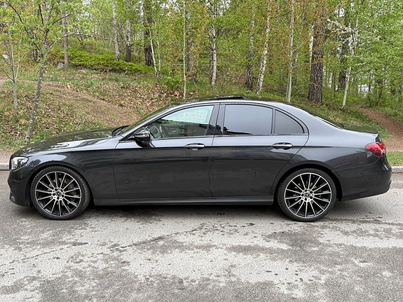 Mercedes-Benz E220 d 2 of 5