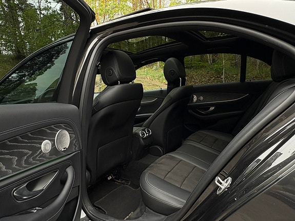 Mercedes-Benz E220 d 4 of 5