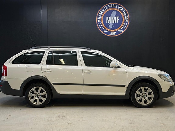 Skoda Octavia Scout 2 of 5