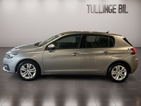 Peugeot 308 2 of 5
