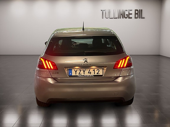 Peugeot 308 4 of 5