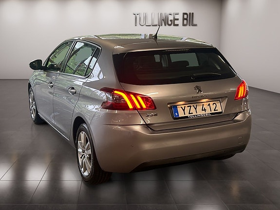 Peugeot 308 3 of 5