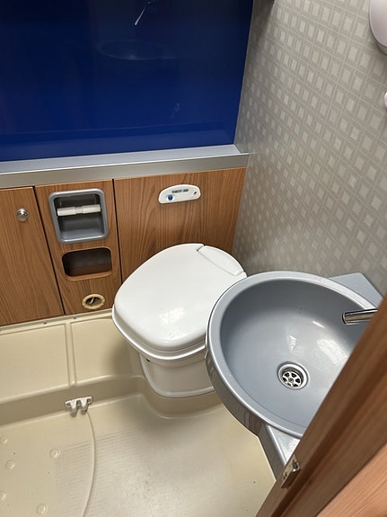 Bürstner I 725 AVIANO Queensbed & 3,0 l motor med kamkedja 18 of 20