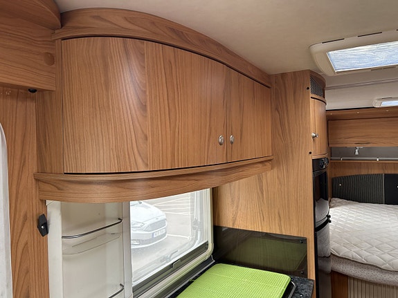 Bürstner I 725 AVIANO Queensbed & 3,0 l motor med kamkedja 13 of 20